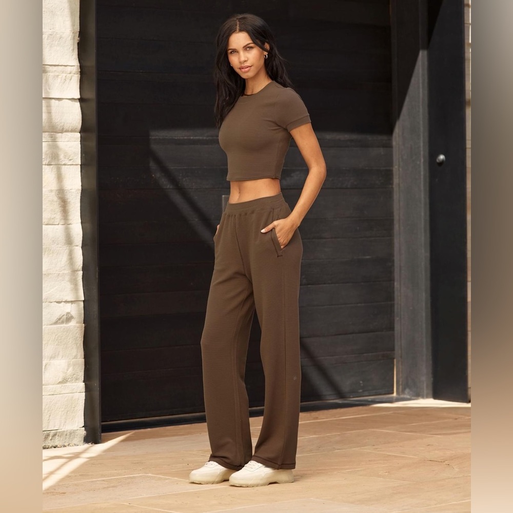 Alo Lounge Set